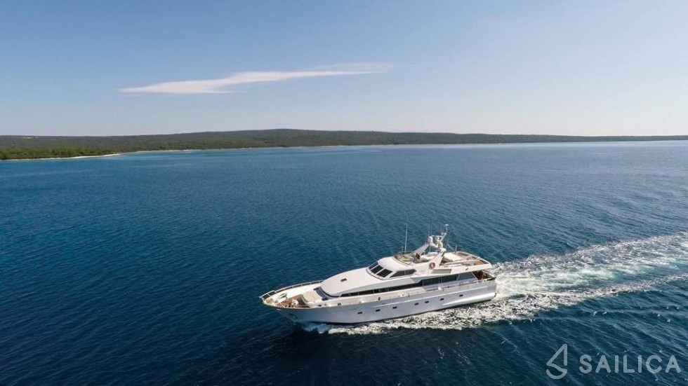 Admiral 27 - Yacht Charter Sailica