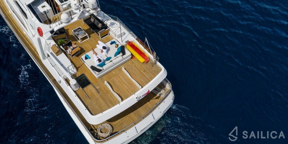 Admiral 27 - Yacht Charter Sailica