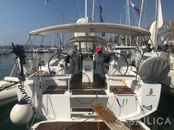 Oceanis 38.1 - Photo #38 Oceanis 38.1 - Yacht Charter Sailica