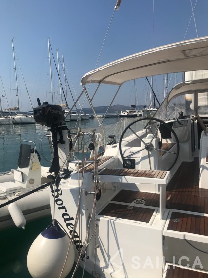 Oceanis 38.1 - Yacht Charter Sailica