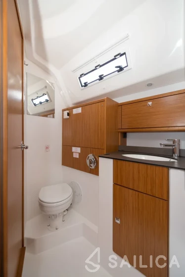 Bavaria 51 Cruiser - Yacht Charter Sailica