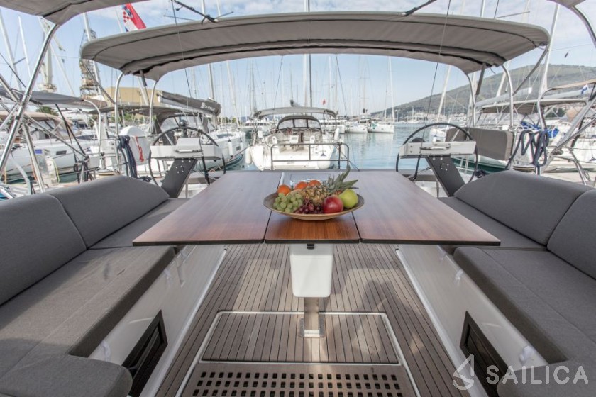 Dufour 530 - Yacht Charter Sailica