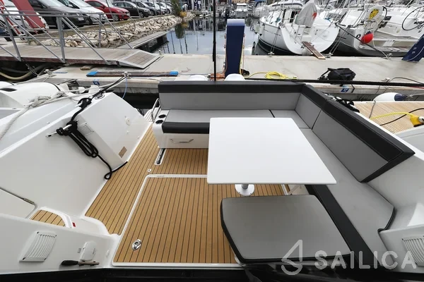 Merry Fisher 895 - Yacht Charter Sailica