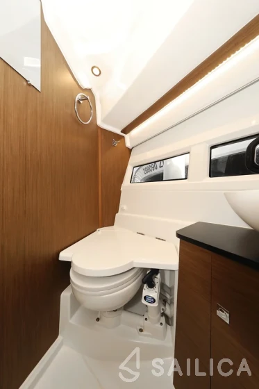 Merry Fisher 895 - Yacht Charter Sailica