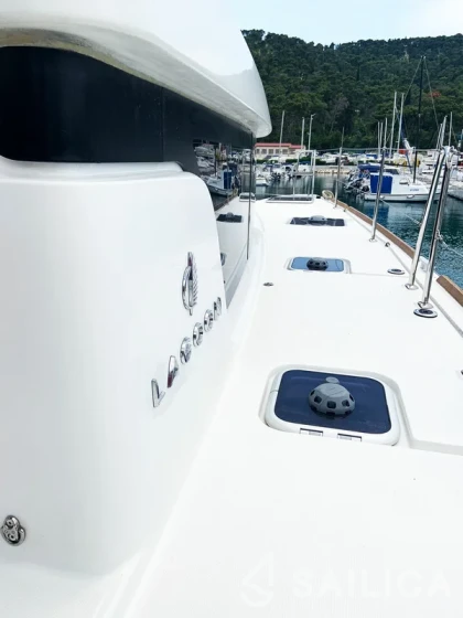 Lagoon 40 - Yacht Charter Sailica