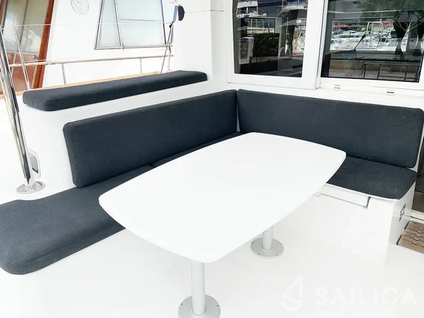 Lagoon 40 - Yacht Charter Sailica