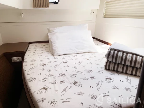 Lagoon 40 - Yacht Charter Sailica