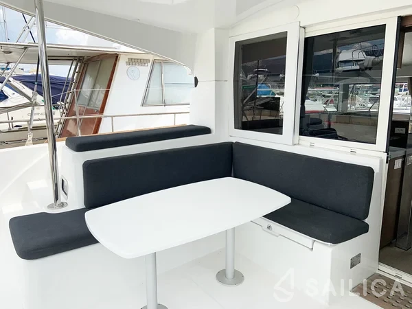 Lagoon 40 - Yacht Charter Sailica