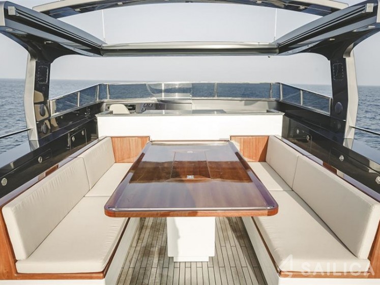 Motoryacht - Yacht Charter Sailica