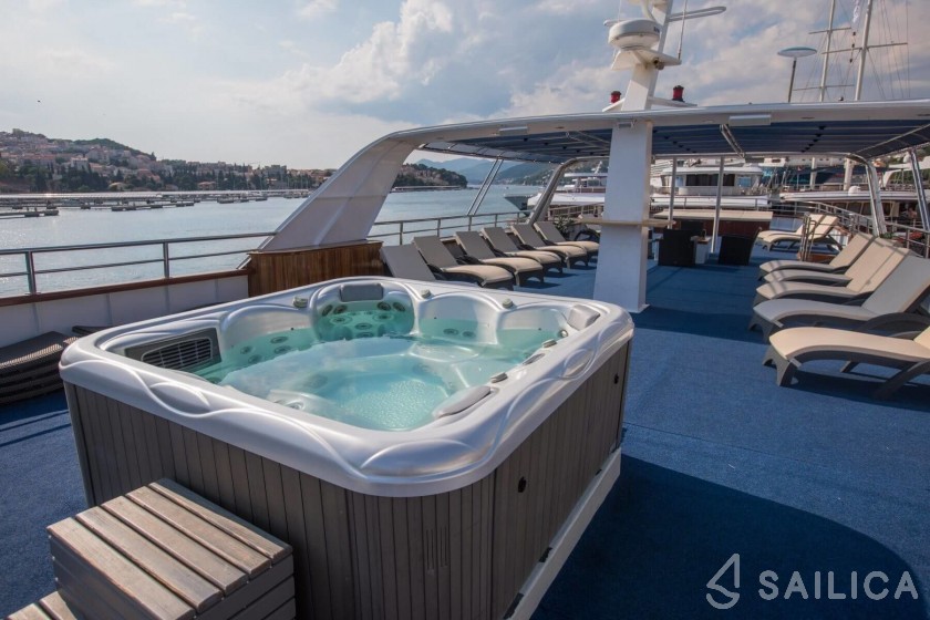 Custom Built - Yacht Charter Sailica