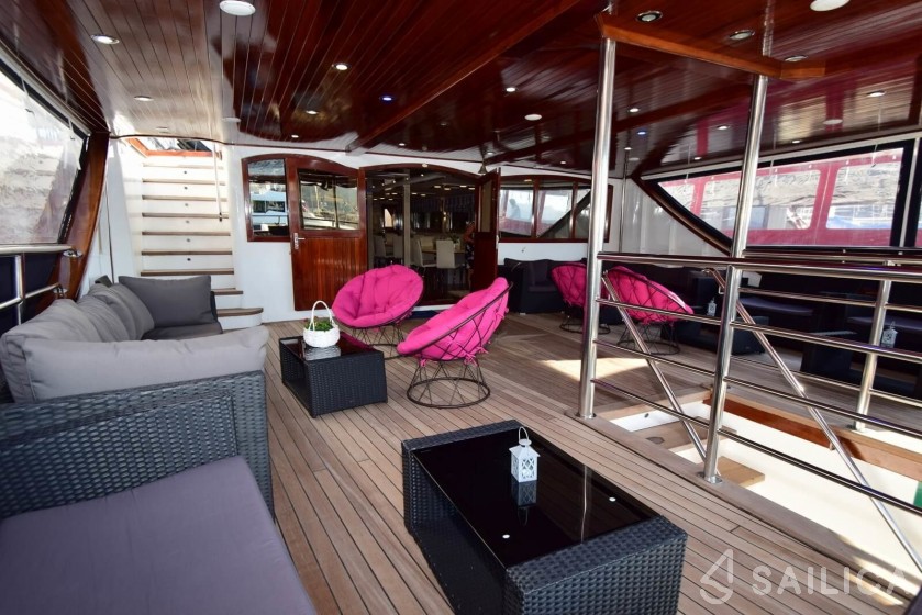Custom Built - Yacht Charter Sailica