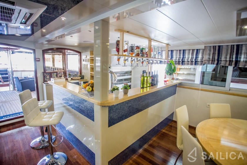 Custom Built - Yacht Charter Sailica
