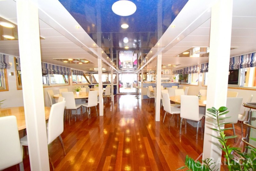 Custom Built - Yacht Charter Sailica