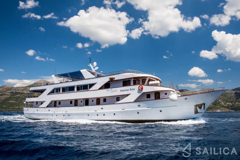 Custom Built - Yacht Charter Sailica
