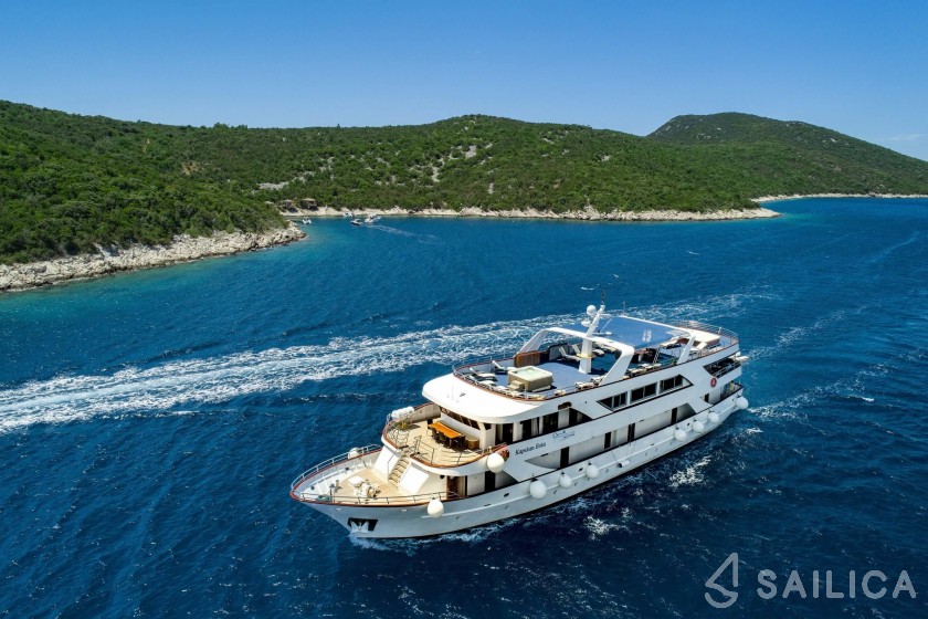 Custom Built - Yacht Charter Sailica