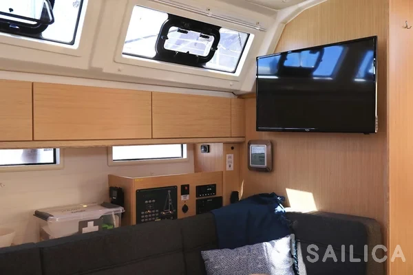 Bavaria 46 Cruiser - Yacht Charter Sailica