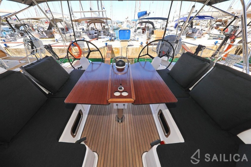 Bavaria 46 Cruiser - Yacht Charter Sailica