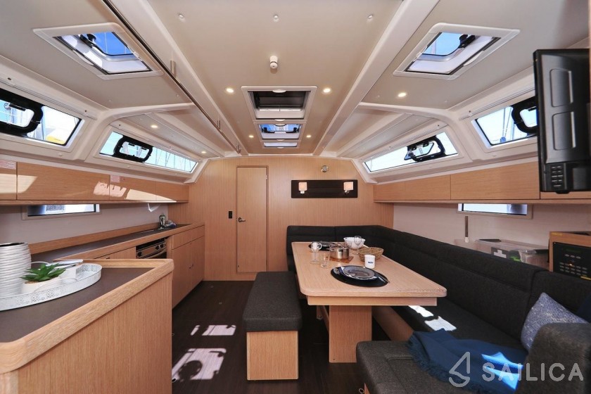 Bavaria 46 Cruiser - Yacht Charter Sailica