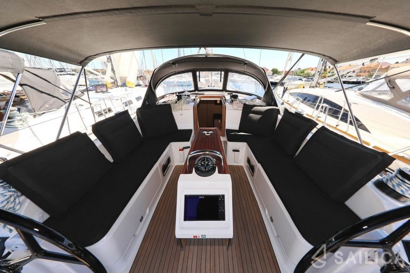 Bavaria 46 Cruiser - Yacht Charter Sailica
