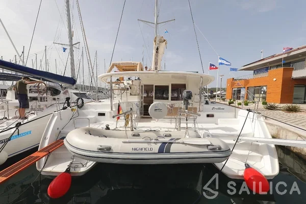 Lagoon 400 - Yacht Charter Sailica