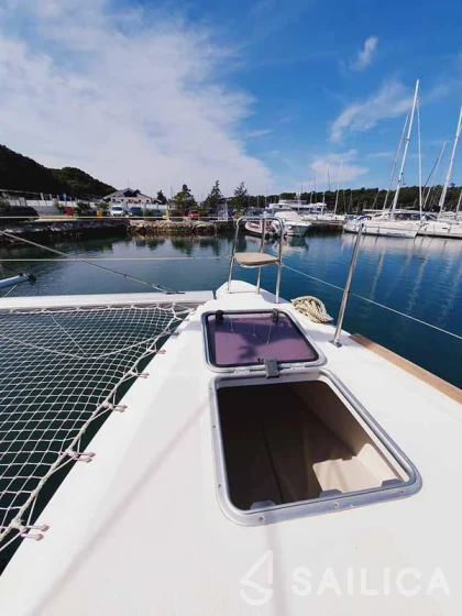 Lagoon 400 - Yacht Charter Sailica