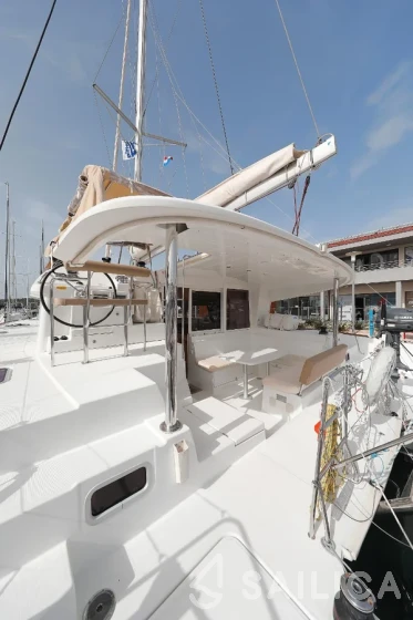 Lagoon 400 - Yacht Charter Sailica
