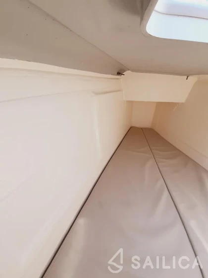 Lagoon 400 - Yacht Charter Sailica