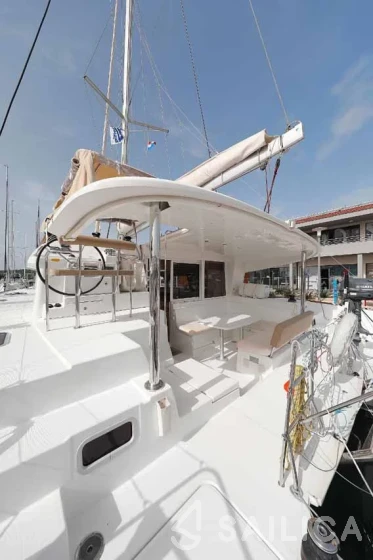 Lagoon 400 - Yacht Charter Sailica