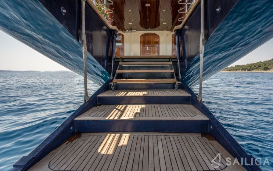 Casablanca - Yacht Charter Sailica