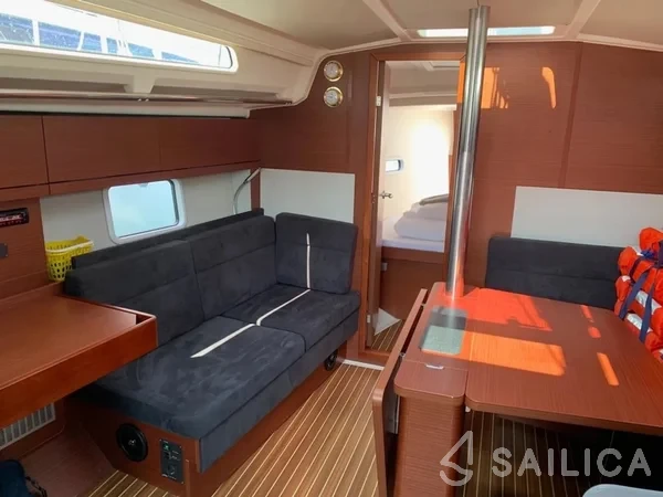 Hanse 388 - Photo #37 Hanse 388 - Yacht Charter Sailica