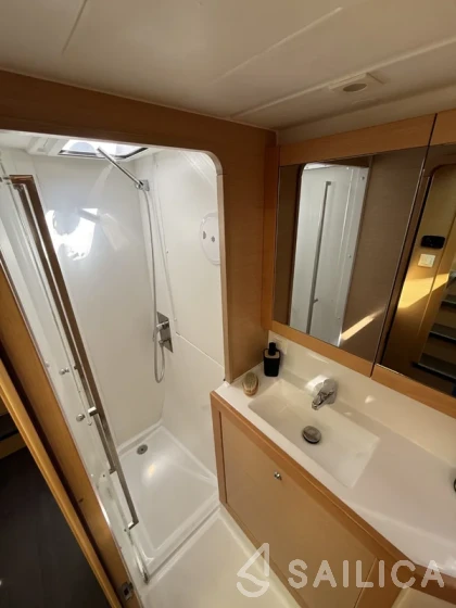 Lagoon 39 - Yacht Charter Sailica