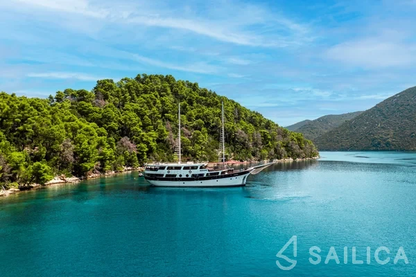 Gulet - Yacht Charter Sailica