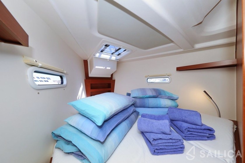 Hanse 388 - Photo #34 Hanse 388 - Yacht Charter Sailica