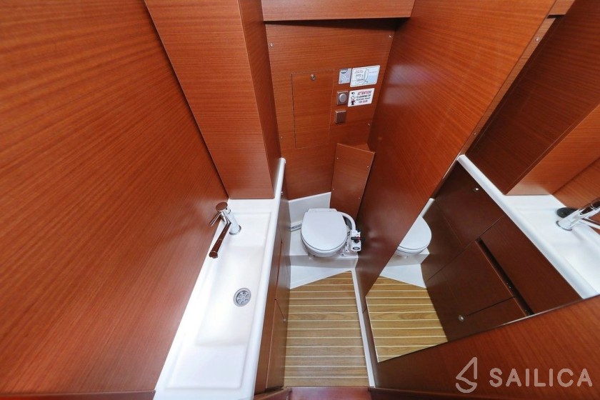 Hanse 388 - Photo #36 Hanse 388 - Yacht Charter Sailica