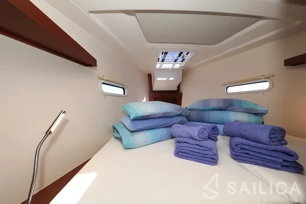 Hanse 388 - Photo #53 Hanse 388 - Yacht Charter Sailica