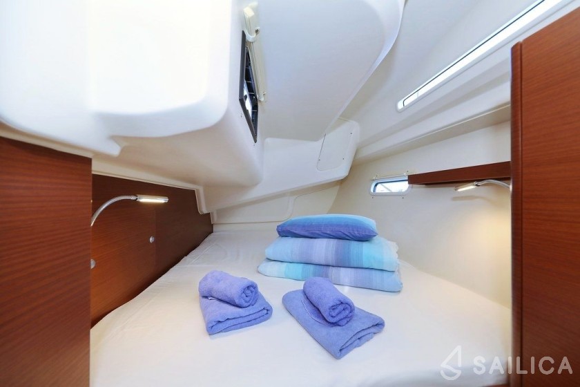 Hanse 388 - Photo #33 Hanse 388 - Yacht Charter Sailica