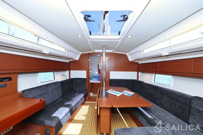 Hanse 388 - Photo #31 Hanse 388 - Yacht Charter Sailica