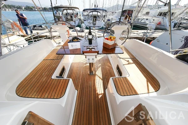 Bavaria 46 Cruiser - Yacht Charter Sailica