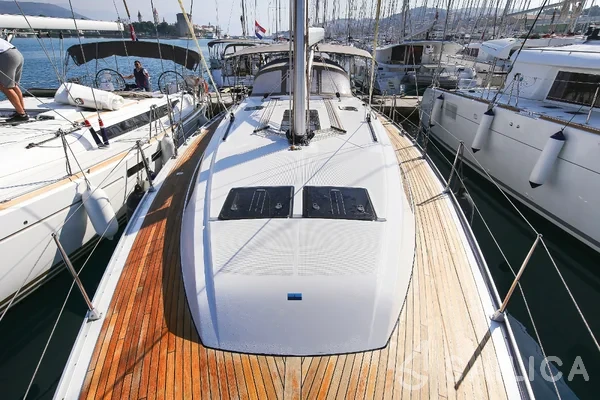 Bavaria 46 Cruiser - Yacht Charter Sailica