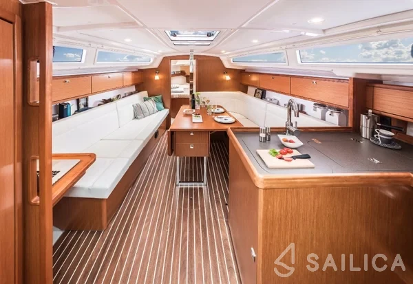 Bavaria 34 Cruiser - Yacht Charter Sailica