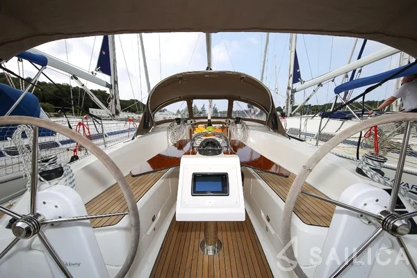 Bavaria 34 Cruiser - Yacht Charter Sailica