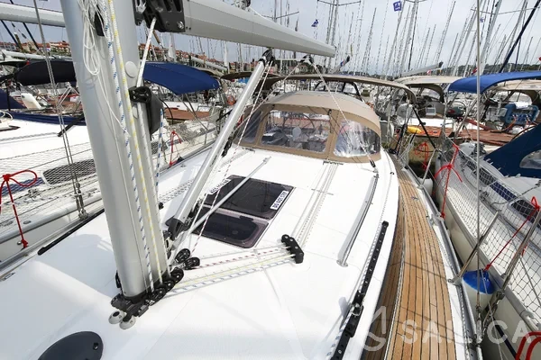 Bavaria 34 Cruiser - Yacht Charter Sailica