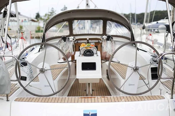 Bavaria 34 Cruiser - Yacht Charter Sailica