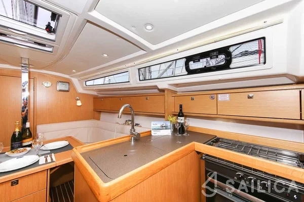 Bavaria 34 Cruiser - Yacht Charter Sailica