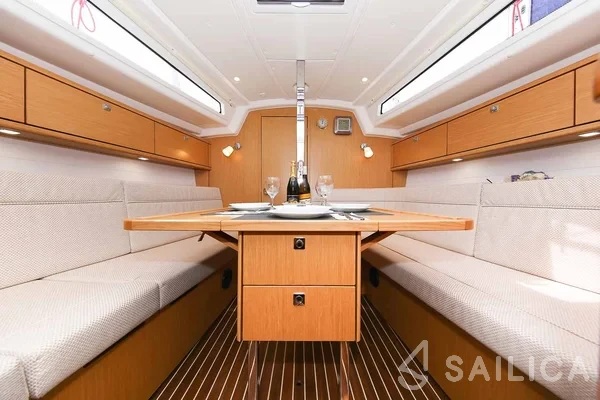 Bavaria 34 Cruiser - Yacht Charter Sailica