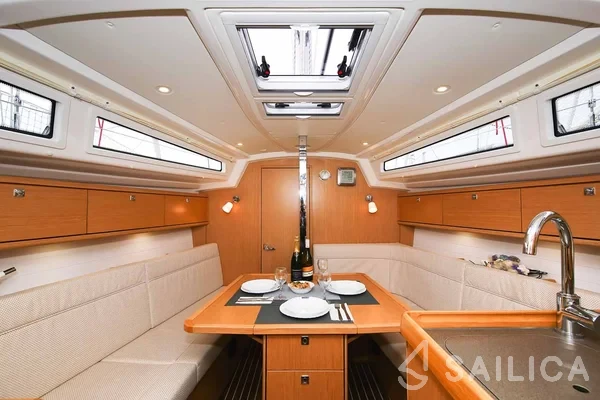 Bavaria 34 Cruiser - Yacht Charter Sailica