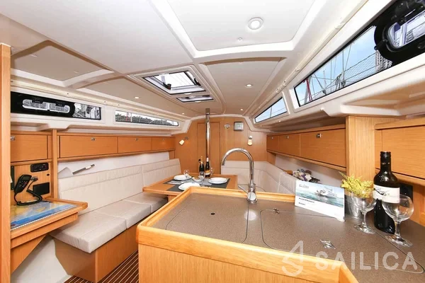 Bavaria 34 Cruiser - Yacht Charter Sailica