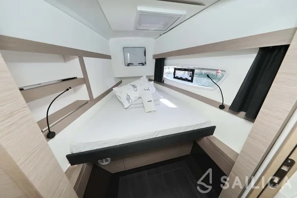 Isla 40 - Yacht Charter Sailica