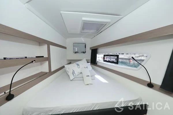 Isla 40 - Yacht Charter Sailica