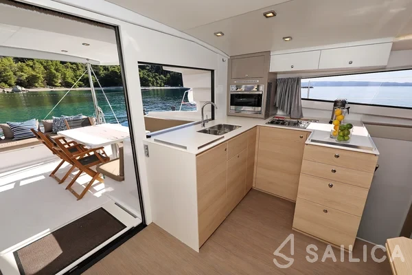 Bali 4.5 - Yacht Charter Sailica